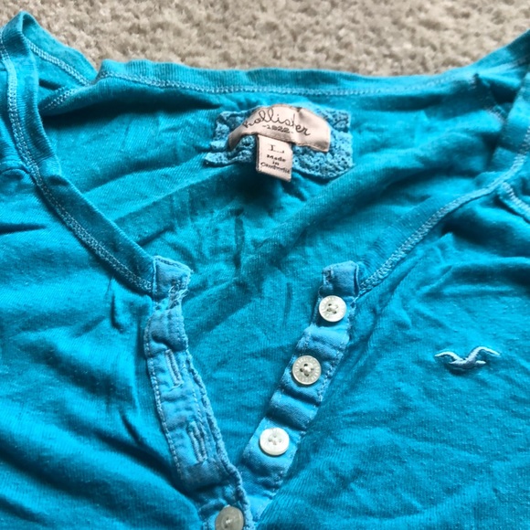 Blue hollister top - Picture 2 of 2